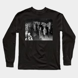 We Want Beer! Prohibition Protest, 1931. Vintage Photo Long Sleeve T-Shirt